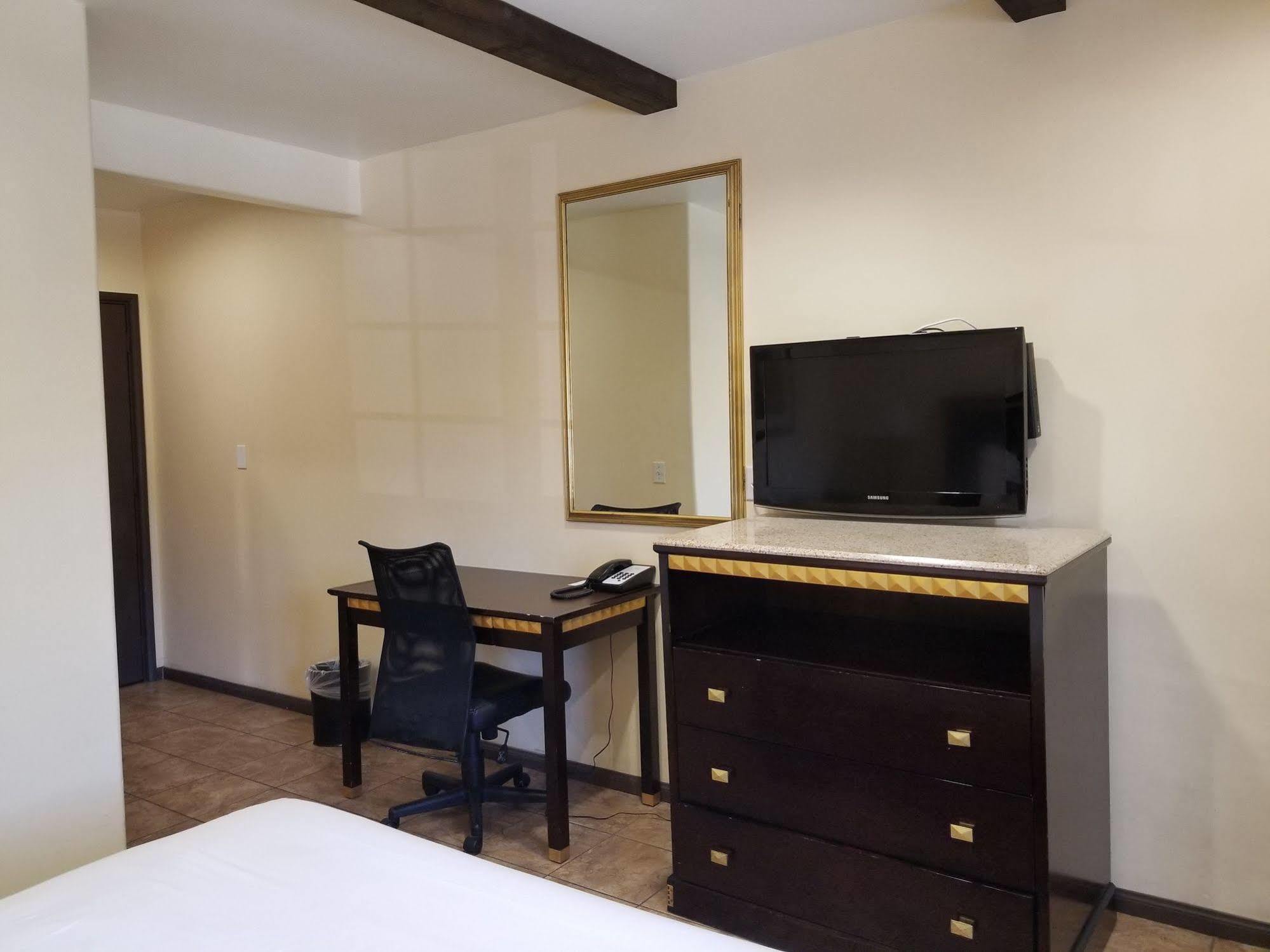 Tuscan Garden Inn Лос Анджелис Екстериор снимка