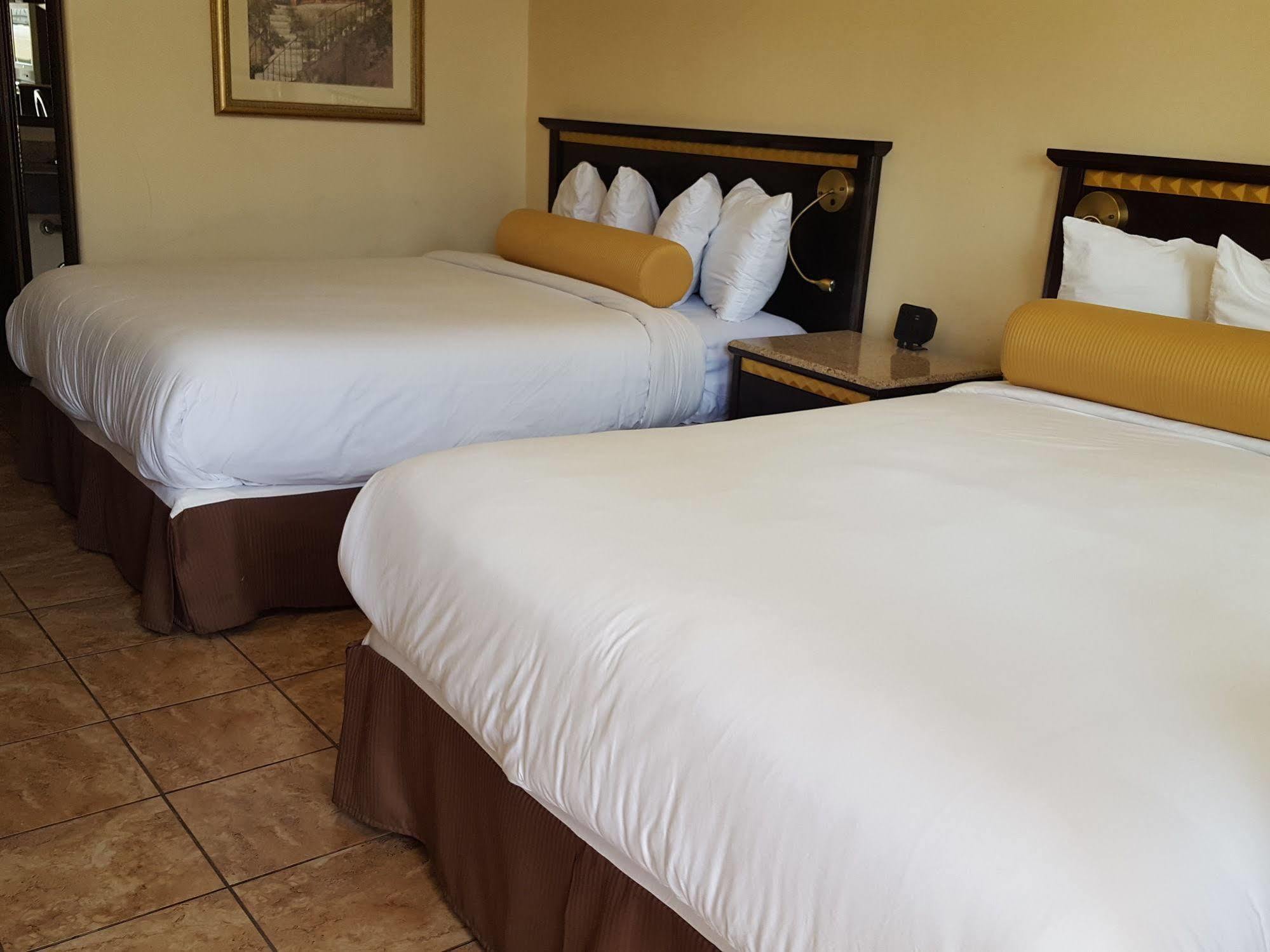 Tuscan Garden Inn Лос Анджелис Екстериор снимка