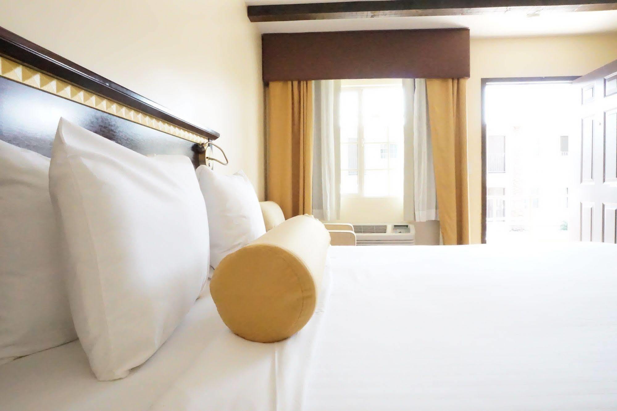 Tuscan Garden Inn Лос Анджелис Екстериор снимка
