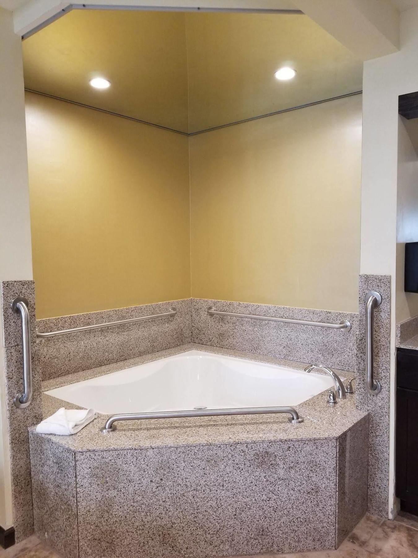 Tuscan Garden Inn Лос Анджелис Екстериор снимка