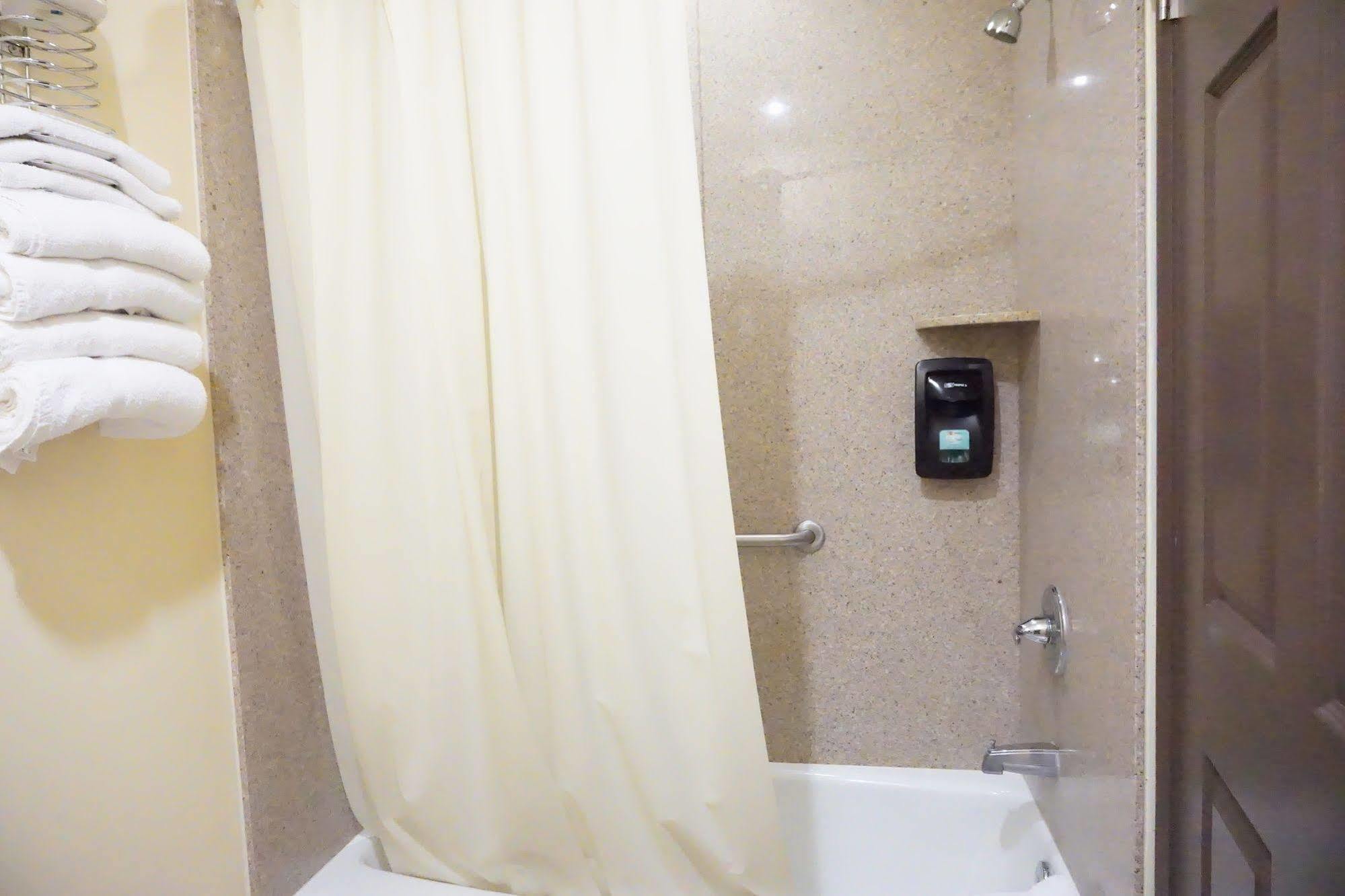 Tuscan Garden Inn Лос Анджелис Екстериор снимка