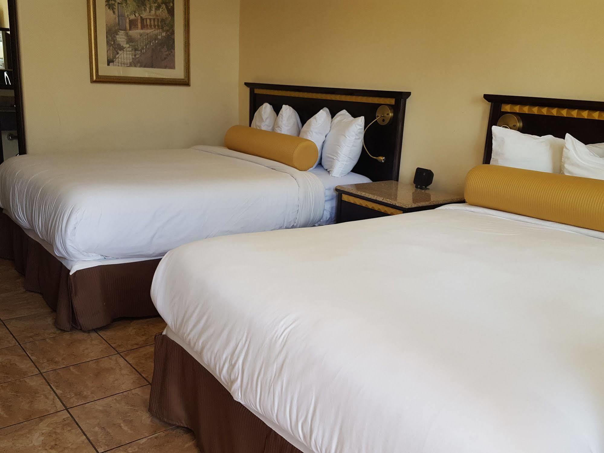 Tuscan Garden Inn Лос Анджелис Екстериор снимка