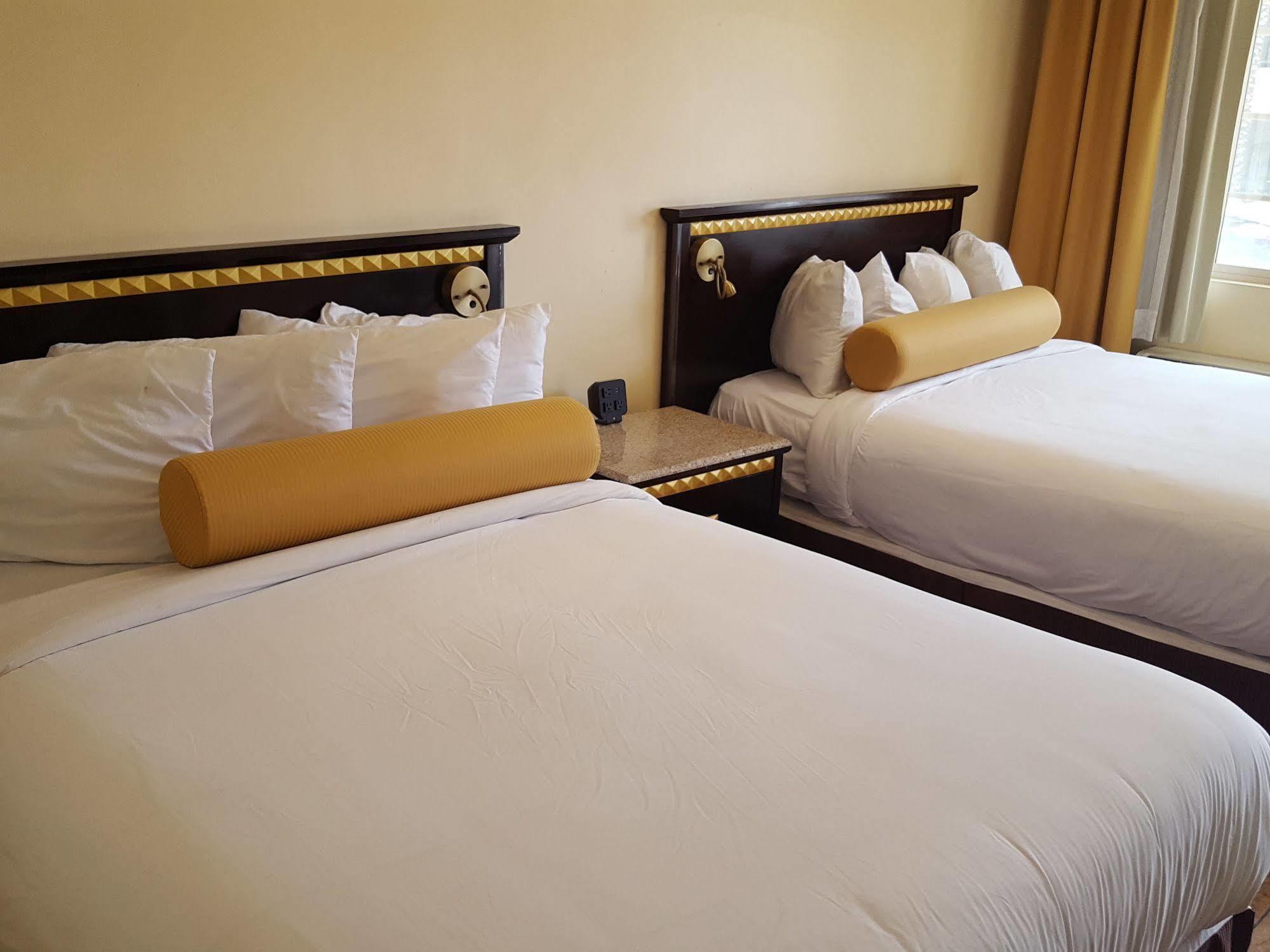 Tuscan Garden Inn Лос Анджелис Екстериор снимка