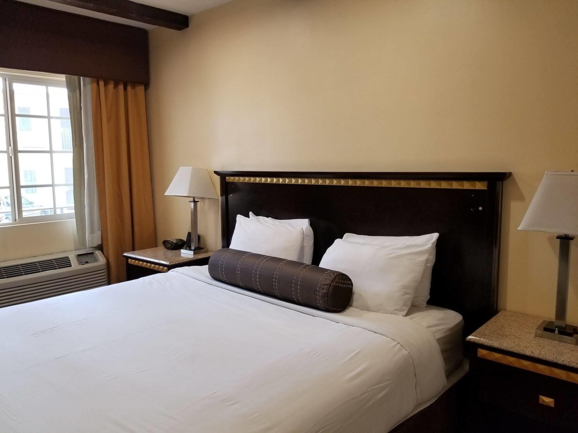 Tuscan Garden Inn Лос Анджелис Екстериор снимка