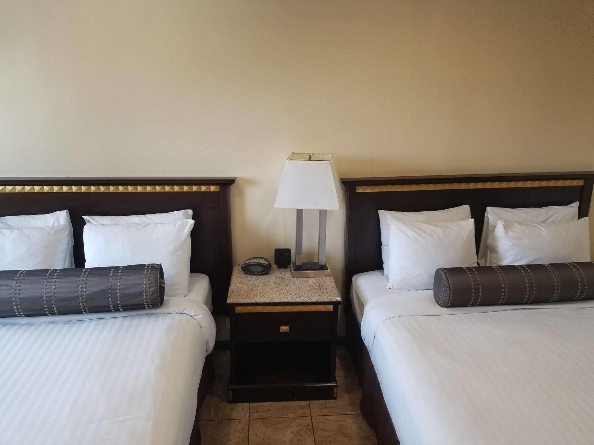 Tuscan Garden Inn Лос Анджелис Екстериор снимка