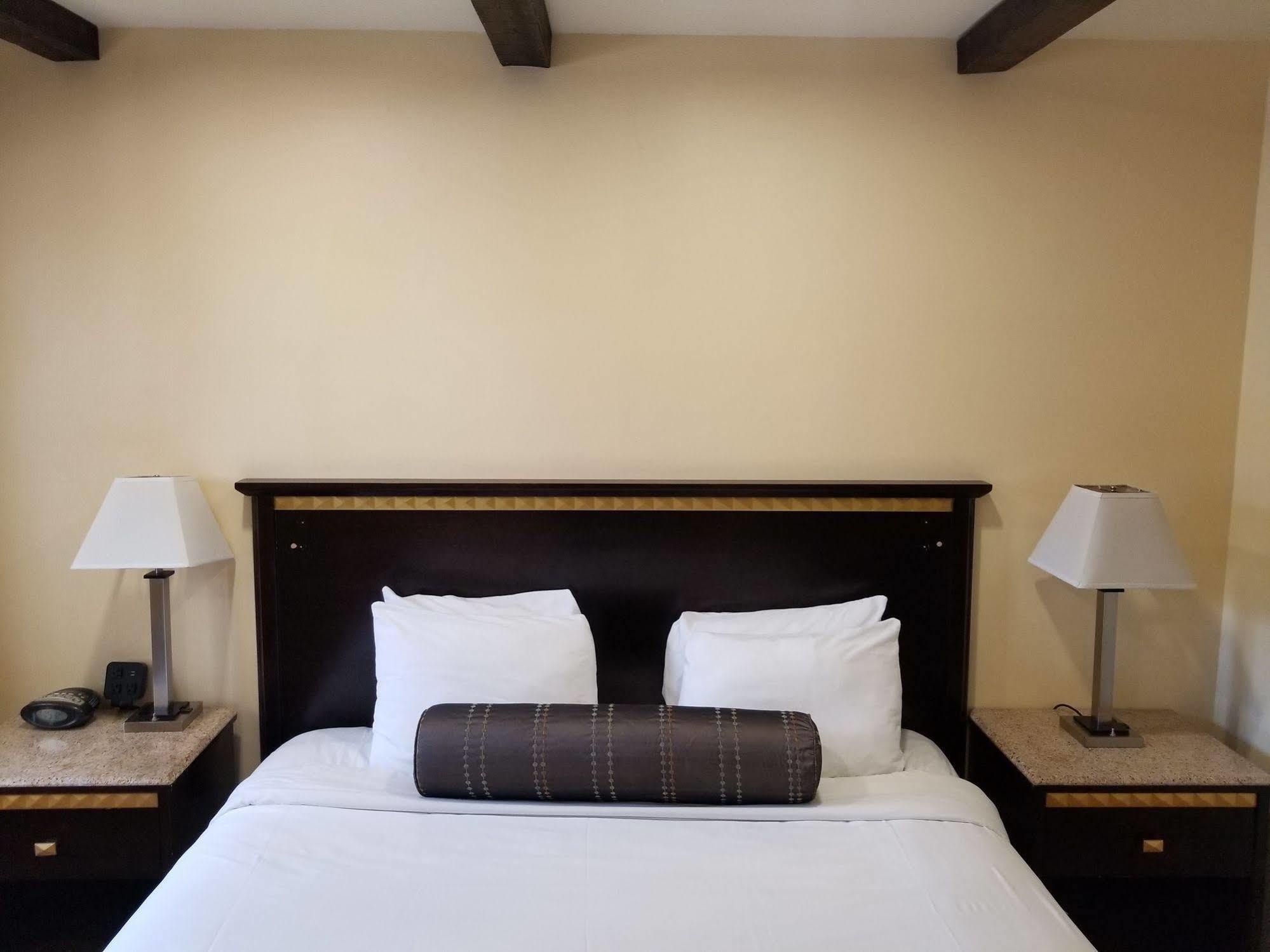 Tuscan Garden Inn Лос Анджелис Екстериор снимка