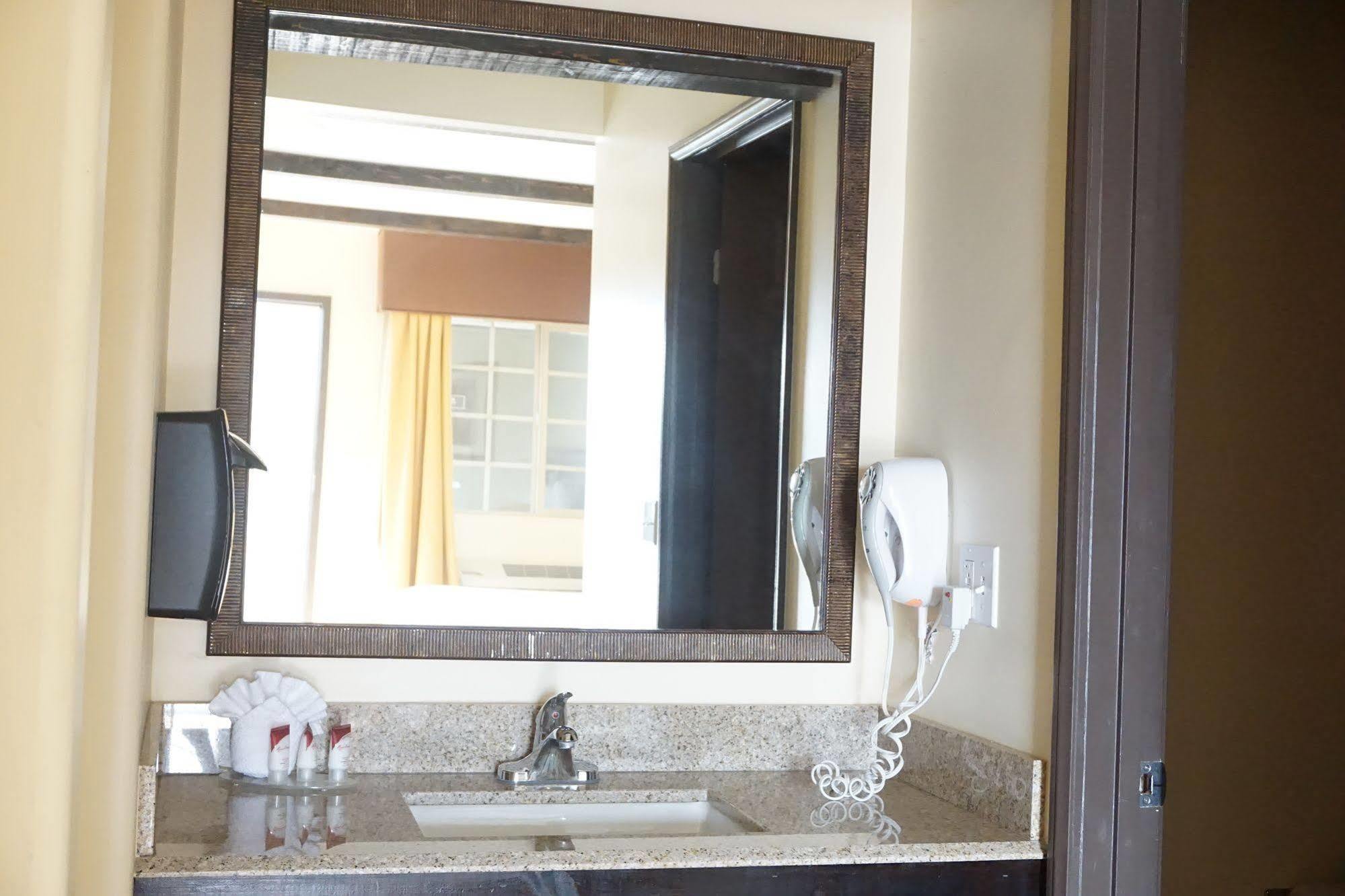 Tuscan Garden Inn Лос Анджелис Екстериор снимка